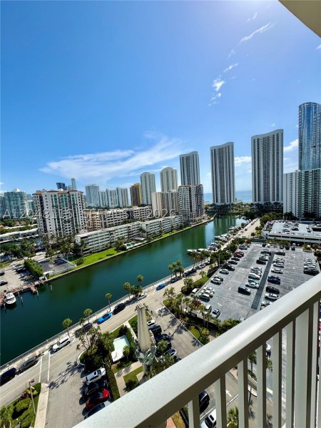 Condo for sale at Arlen House 1603
