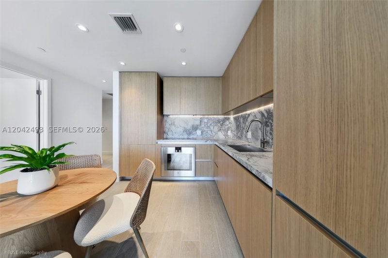 Comprar apartamento no Five Park Miami Beach 1906