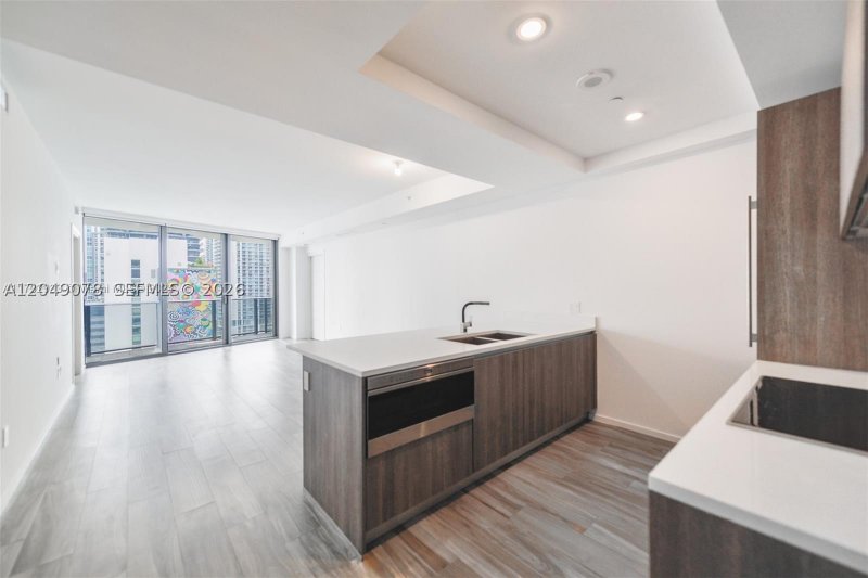Aluguel de apartamento no SLS Lux Brickell 1702