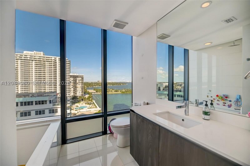 Comprar apartamento en One Paraiso 1806