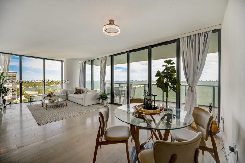 Comprar apartamento en One Paraiso 1806