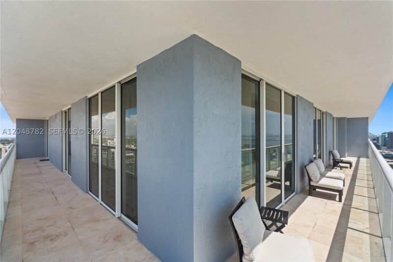 Comprar apartamento no 50 Biscayne 5210