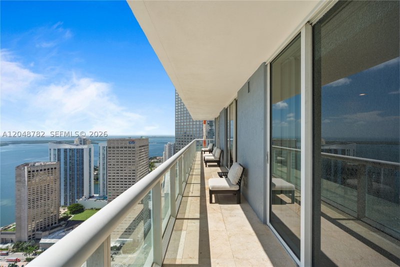 Comprar apartamento no 50 Biscayne 5210