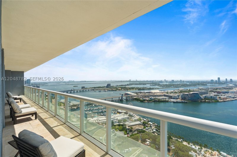 Comprar apartamento no 50 Biscayne 5210