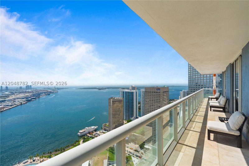 Comprar apartamento no 50 Biscayne 5210