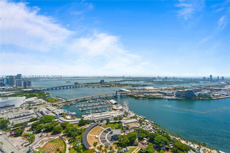 Comprar apartamento no 50 Biscayne 5210