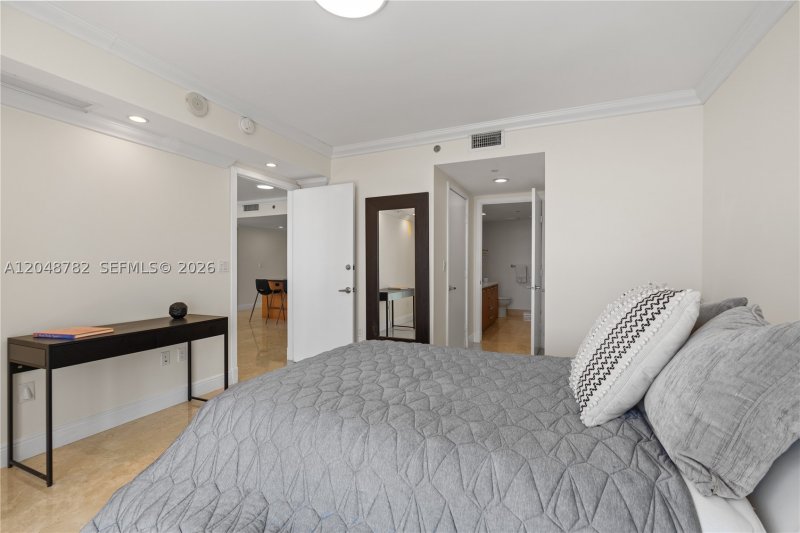 Comprar apartamento no 50 Biscayne 5210