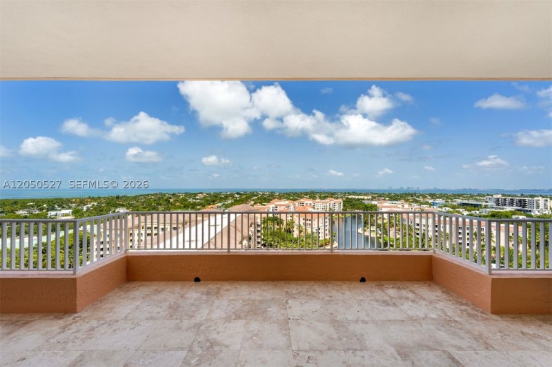 Apartment for rent at Club Tower Two 1401