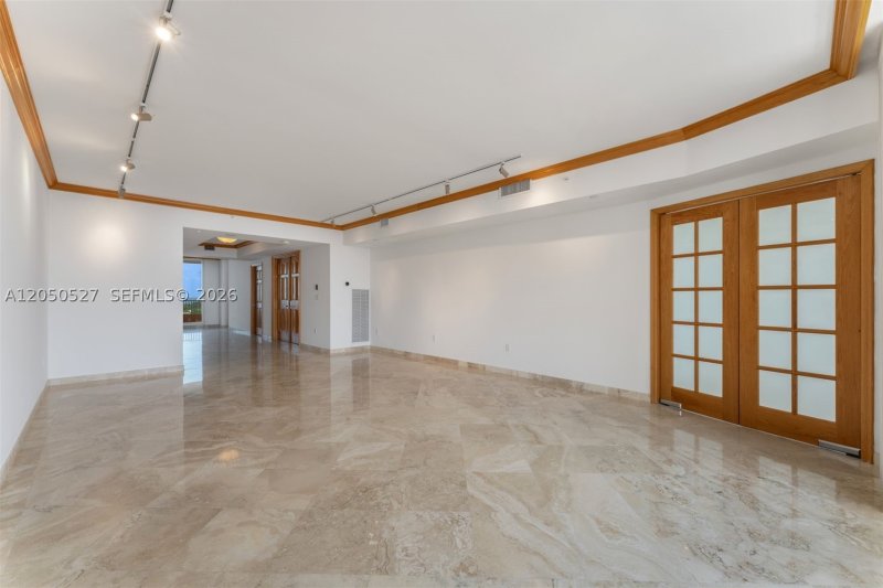 Apartment for rent at Club Tower Two 1401