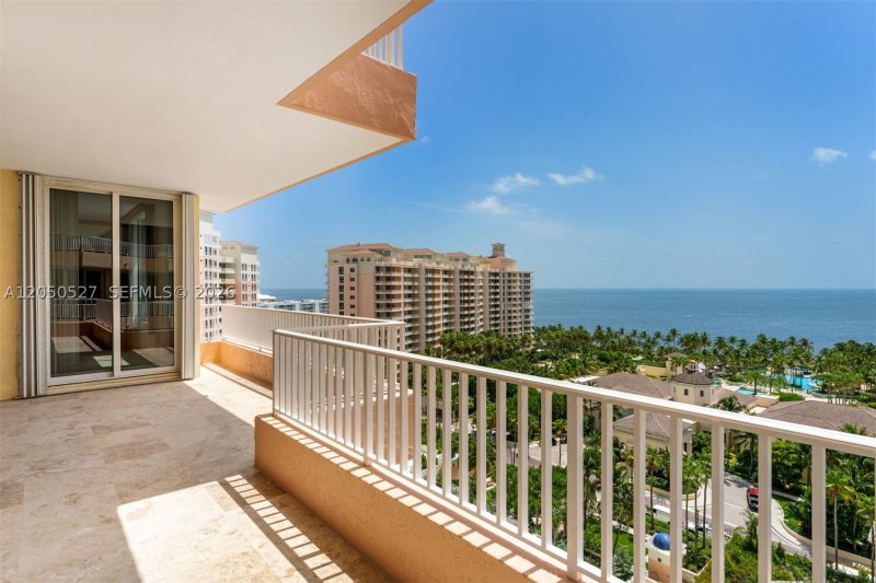 Apartment for rent at Club Tower Two 1401