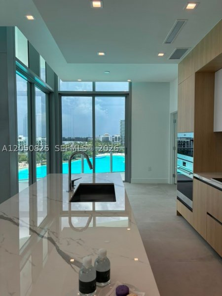 Apartment for rent at One Park Tower by Turnberry 606