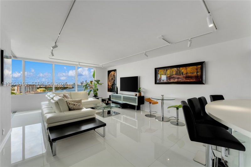 Condo for sale at South Pointe Tower 1805