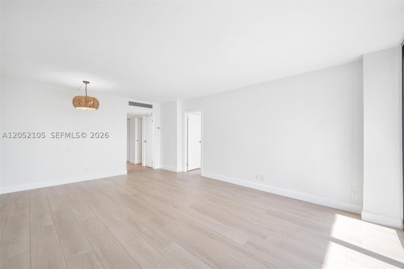 Apartment for rent at Biscaya 610