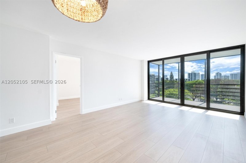 Apartment for rent at Biscaya 610