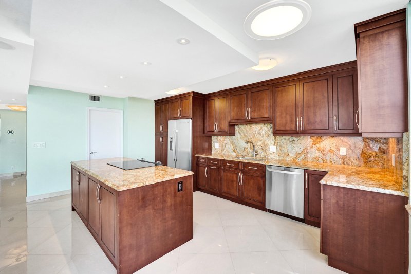 Condo for sale at The Corinthian 22F