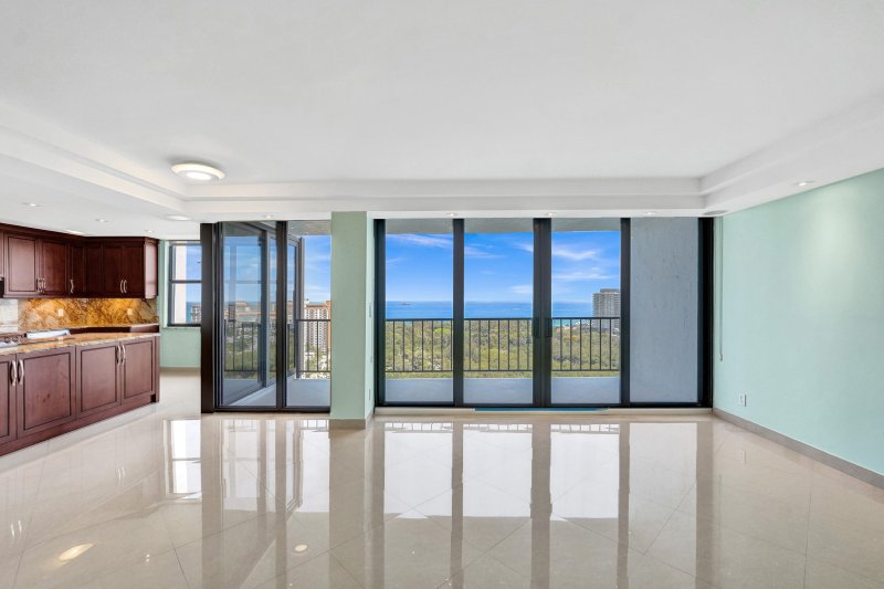 Condo for sale at The Corinthian 22F