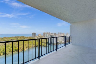 The Corinthian Apt #22F