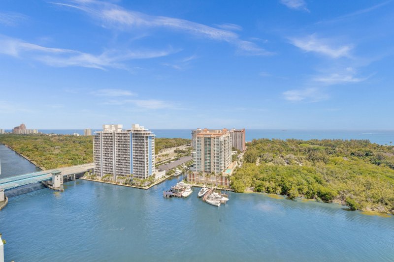 Condo for sale at The Corinthian 22F