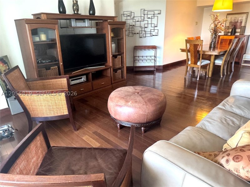 Mystic Pointe 500 Apt #1208