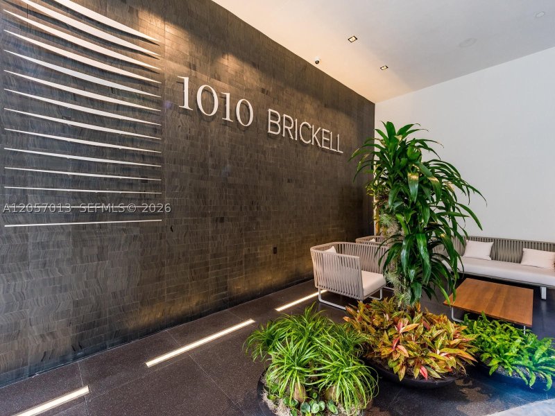 Apartment for rent at 1010 Brickell 3701