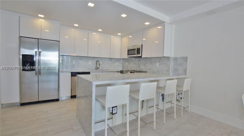 Condo for sale at Ocean View 1519