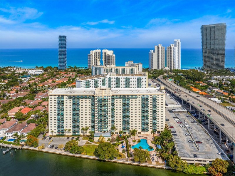 Condo for sale at Ocean View 1519