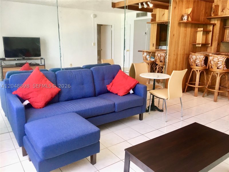 Alquiler de apartamento en Triton Towers 1143