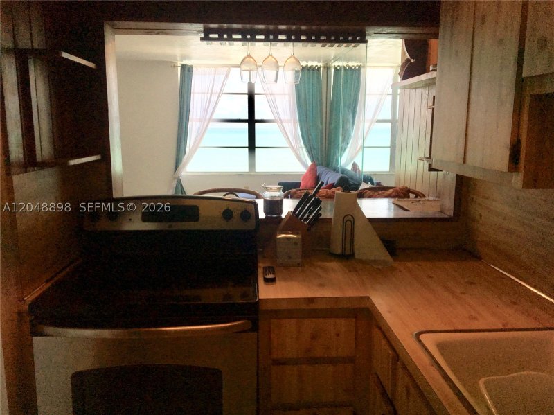 Alquiler de apartamento en Triton Towers 1143