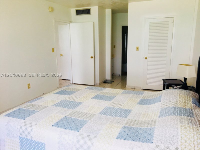 Alquiler de apartamento en Triton Towers 1143