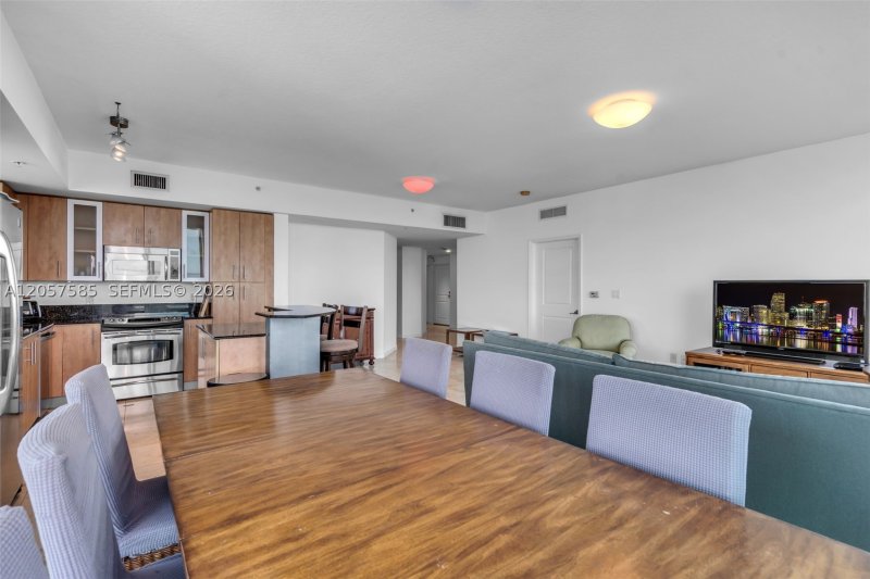 Comprar apartamento no 360 Condominium West 1126