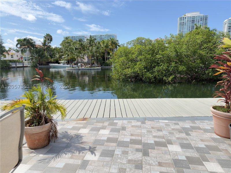 Comprar apartamento en Poinciana Island 909