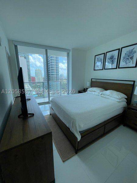 Alquiler de apartamento en 1100 Millecento 2904