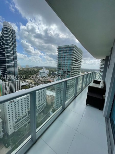 Alquiler de apartamento en 1100 Millecento 2904