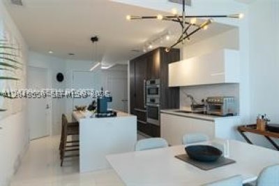 Paramount Miami WorldCenter Apt #3706