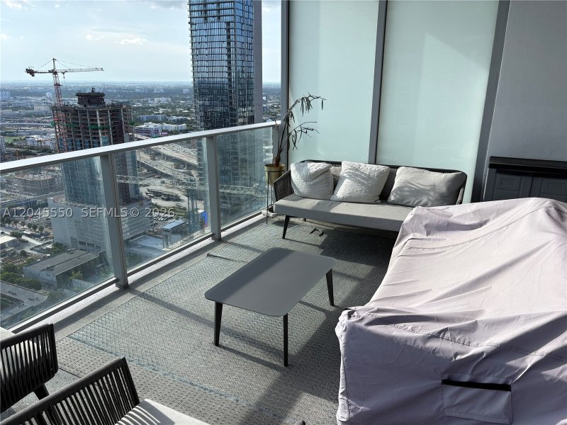Alquiler de apartamento en Paramount Miami WorldCenter 3706