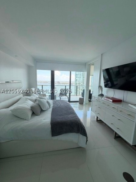 Aluguel de apartamento no Paraiso Bay Miami 3405