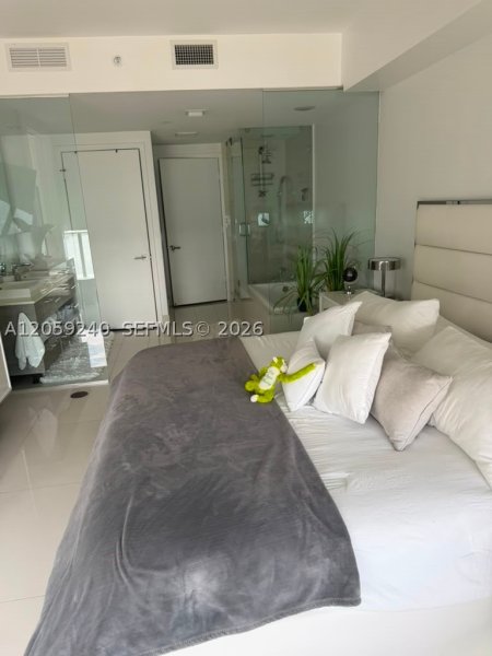 Aluguel de apartamento no Paraiso Bay Miami 3405