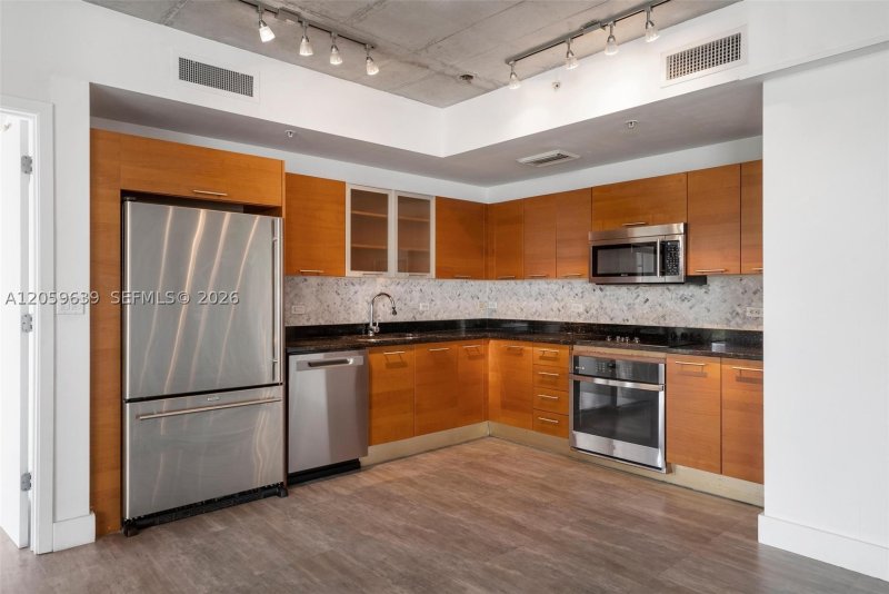 Property photo # 6