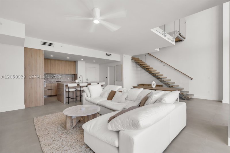 Aluguel de apartamento no Mint at Riverfront 5204