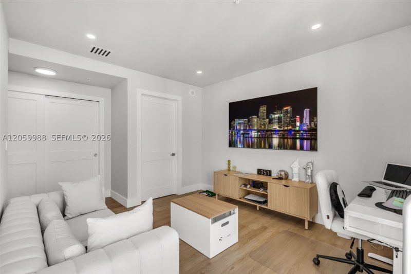 Aluguel de apartamento no Mint at Riverfront 5204