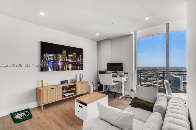 Aluguel de apartamento no Mint at Riverfront 5204