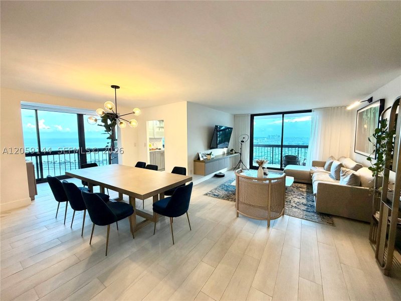 Brickell Bay Club Apt #2512