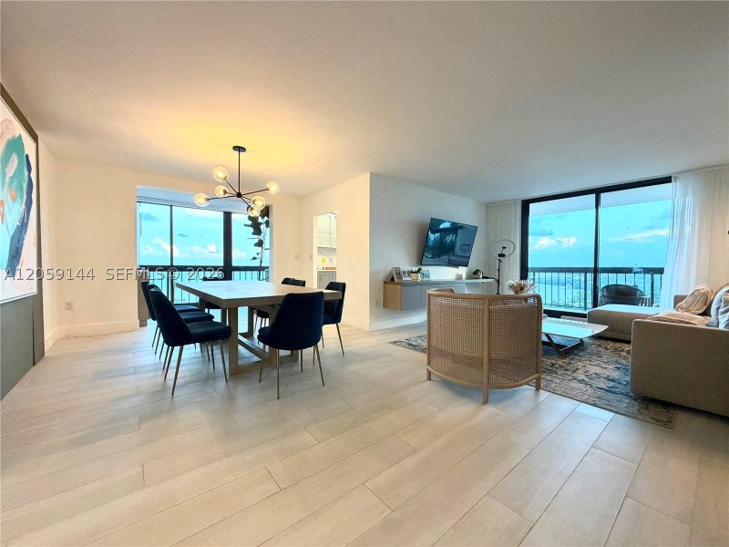 Alquiler de apartamento en Brickell Bay Club 2512