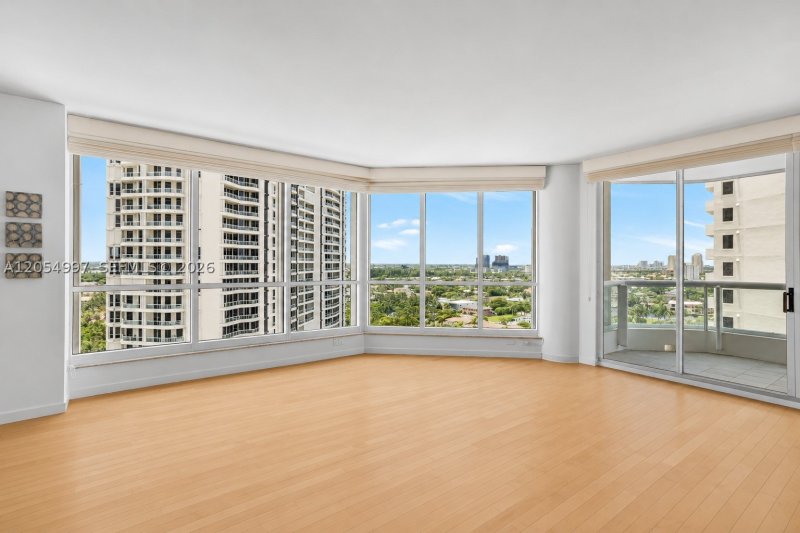 Comprar apartamento no Atlantic Two at The Point 1605