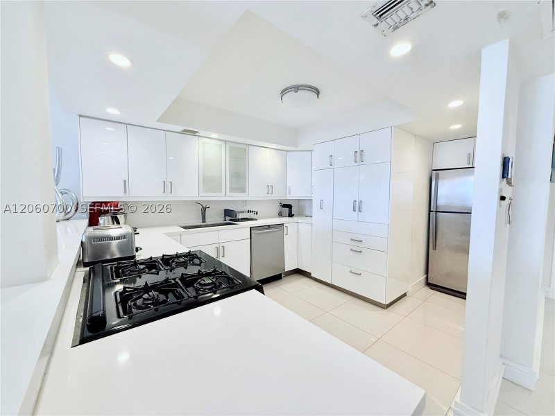 Condo for sale at Parker Tower 310