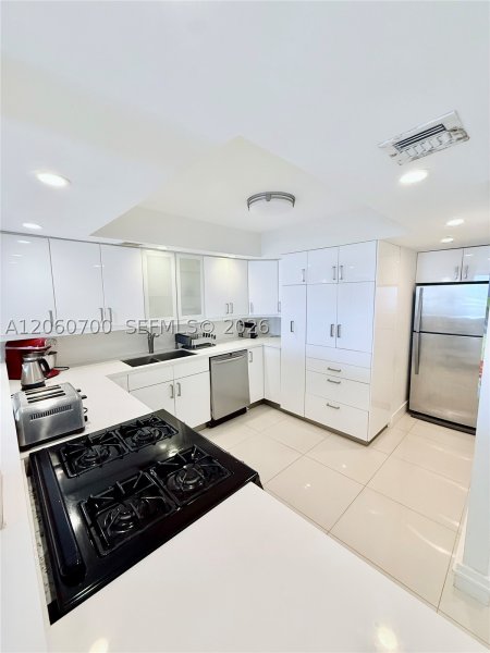 Condo for sale at Parker Tower 310