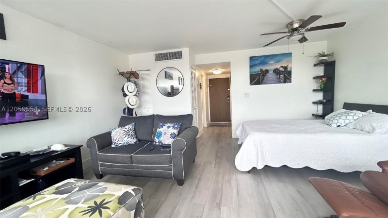 Alquiler de apartamento en Triton Towers 450