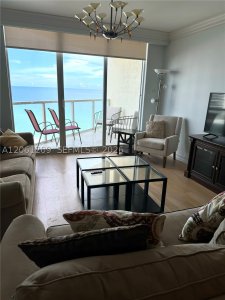 La Perla Apt #1504