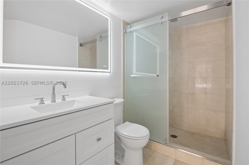 Comprar apartamento en The Courts Condo 417