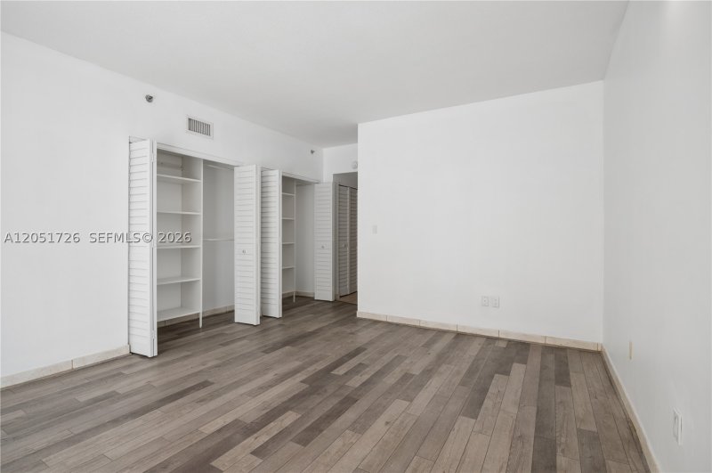 Comprar apartamento en The Courts Condo 417
